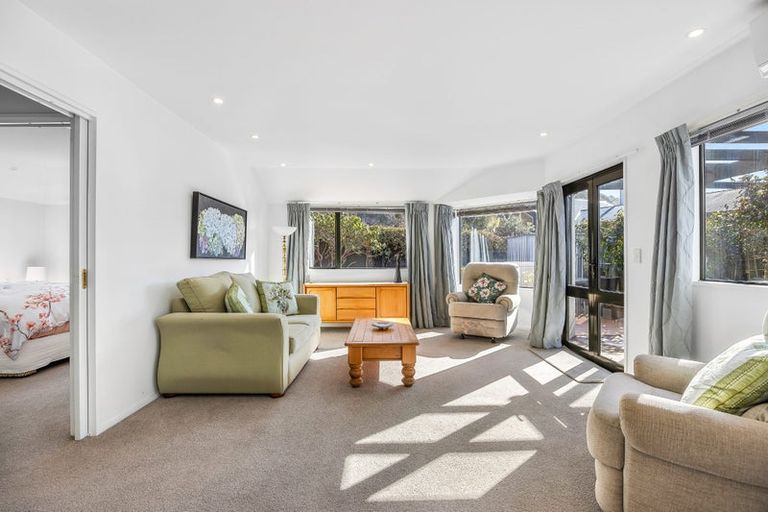 Photo of property in 6b Saint Leonards Square, Sumner, Christchurch, 8081