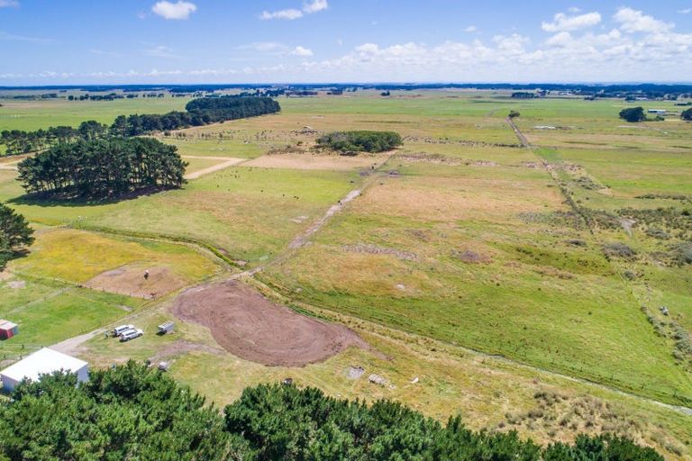 Photo of property in 76 Himatangi Beach Road, Himatangi, Foxton, 4891