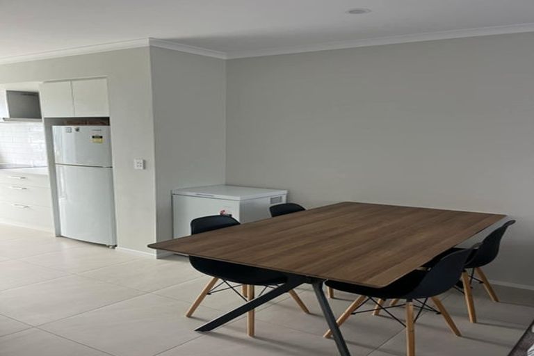 Photo of property in 24 Waenganui Road, Hobsonville, Auckland, 0616