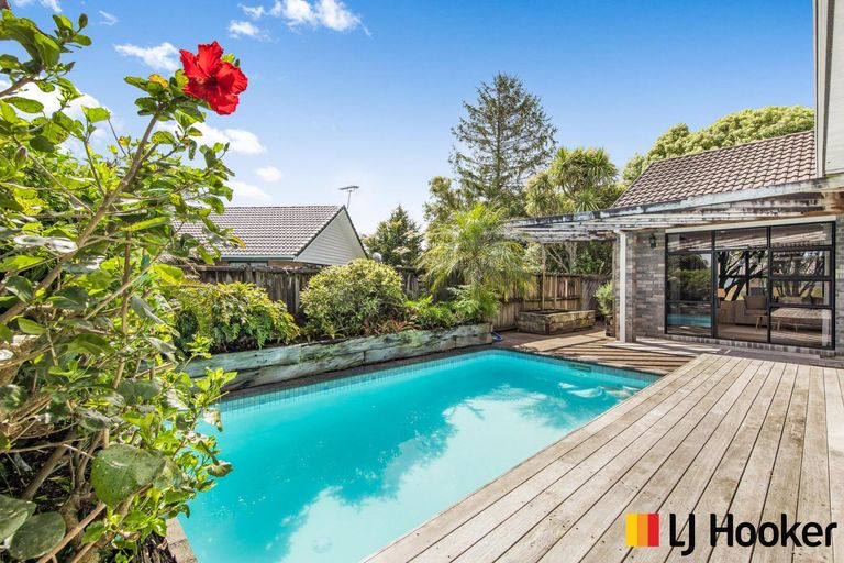 Photo of property in 168 Walter Strevens Drive, Conifer Grove, Takanini, 2112