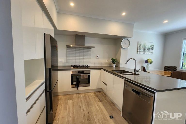 Photo of property in 18 Pukewhero Rise, Westgate, Auckland, 0614