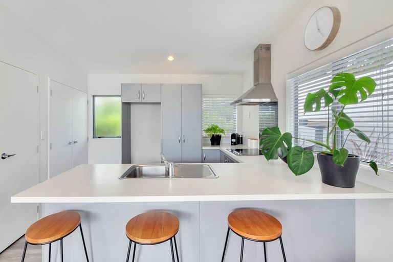 Photo of property in 50a Killarney Avenue, Torbay, Auckland, 0630