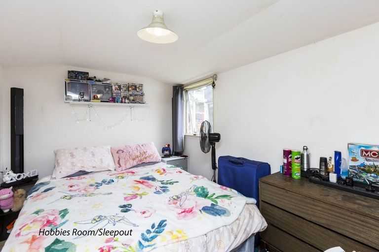 Photo of property in 2/15 Lane Street, Wallaceville, Upper Hutt, 5018