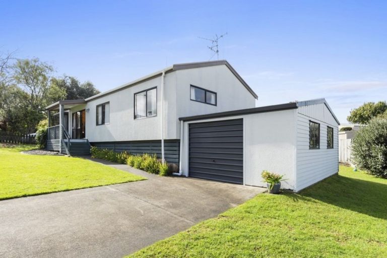 Photo of property in 15 Pelorus Street, Welcome Bay, Tauranga, 3112