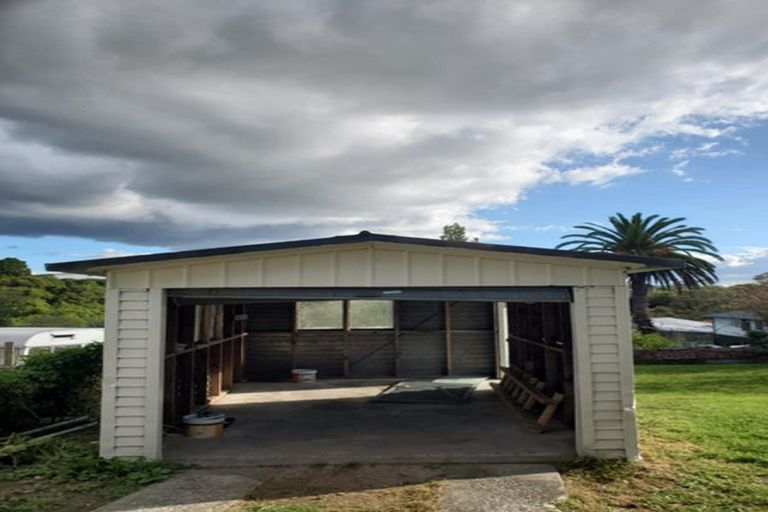 Photo of property in 15 Whiteman Road, Kawakawa, 0210