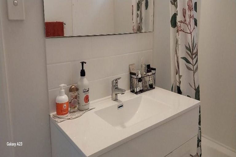 Photo of property in 7 Waiteata Road, Kelburn, Wellington, 6012