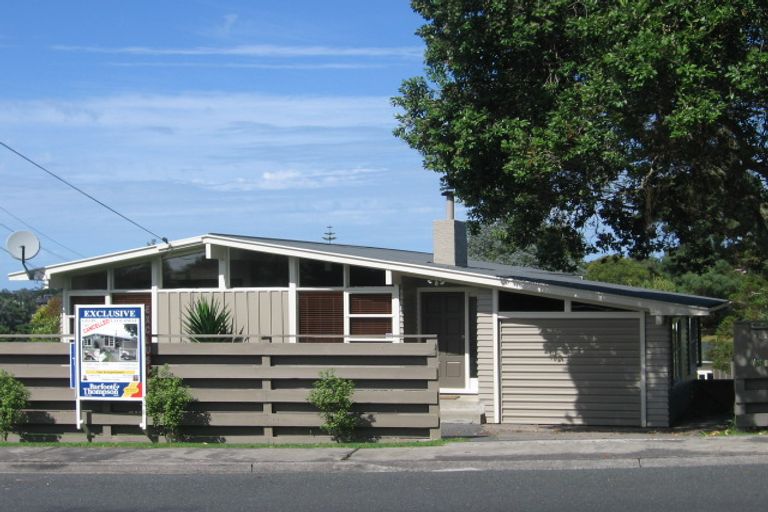 Photo of property in 182 Golf Road, Titirangi, Auckland, 0604