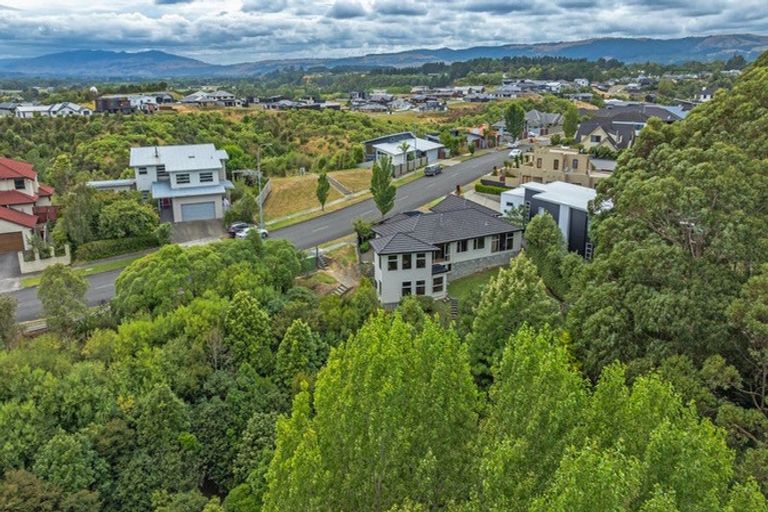 Photo of property in 40 Ruapehu Drive, Fitzherbert, Palmerston North, 4410