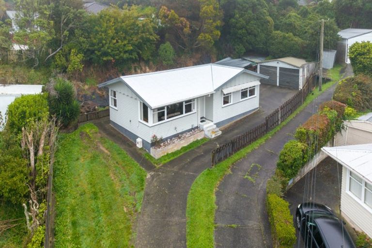 Photo of property in 3 Jonathan Way, Paparangi, Wellington, 6037