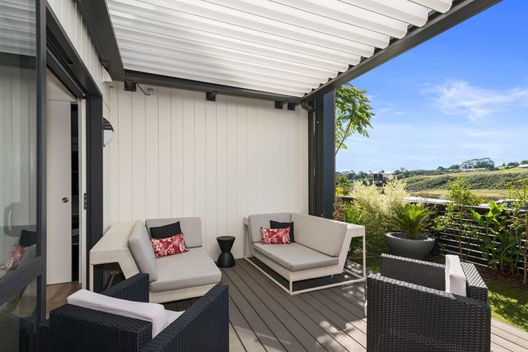 Photo of property in 78 Te Oneroa Way, Long Bay, Auckland, 0630
