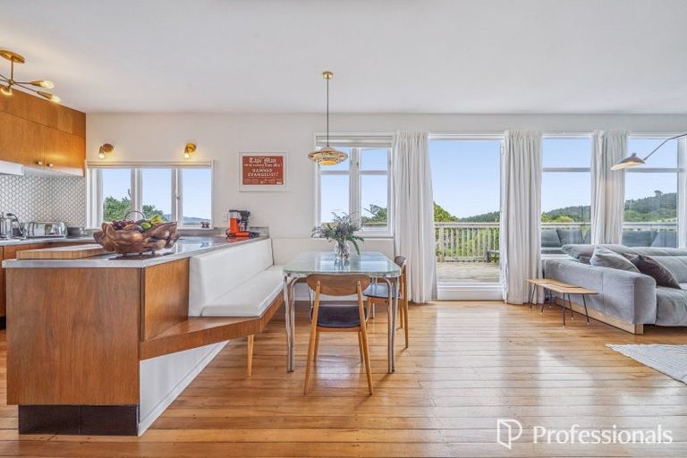 Photo of property in 7 Titiro Moana Road, Korokoro, Lower Hutt, 5012