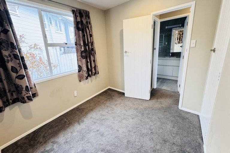 Photo of property in 32 Fitzwater Place, Henderson, Auckland, 0612