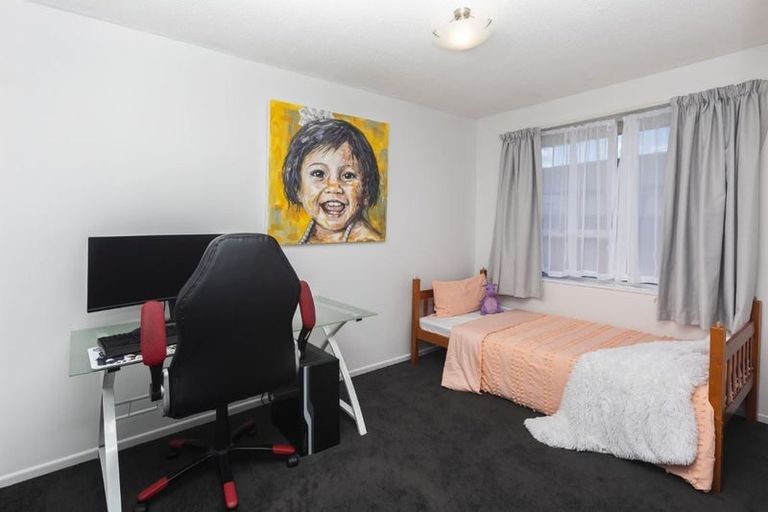 Photo of property in 1/49 Kuaka Crescent, Bromley, Christchurch, 8062
