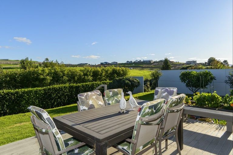 Photo of property in 12 Vantage Place, Omokoroa, 3114