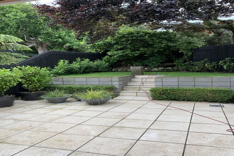 Photo of property in 9a Homewood Crescent, Karori, Wellington, 6012