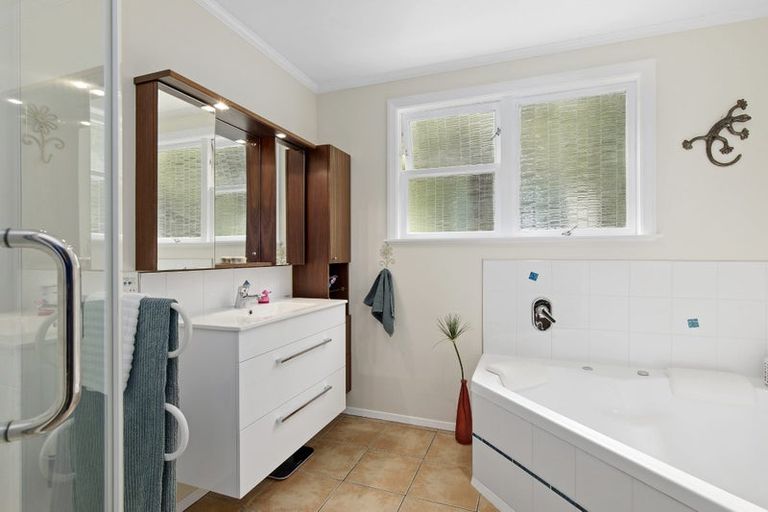 Photo of property in 8 Volkner Grove, Waterloo, Lower Hutt, 5011