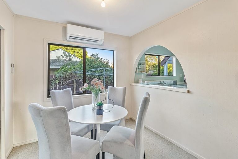 Photo of property in 2/5 Gloaming Place, Conifer Grove, Takanini, 2112