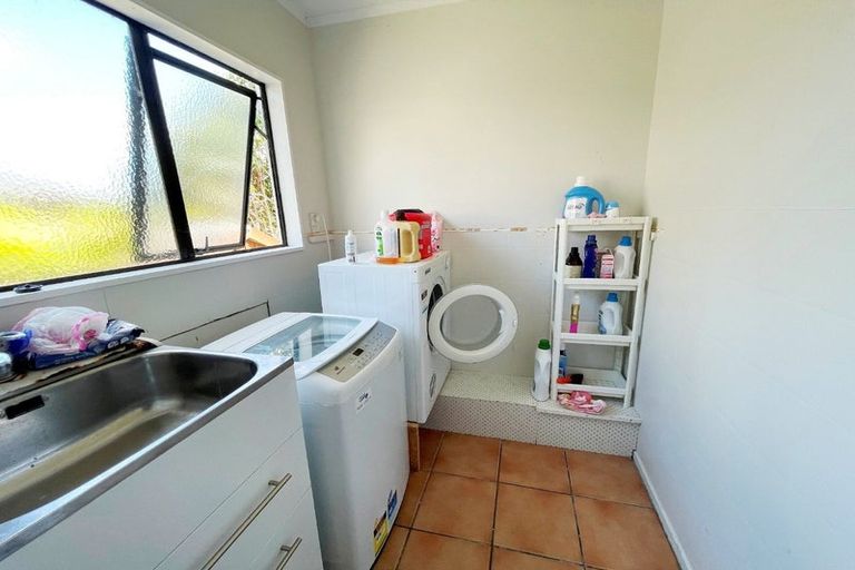 Photo of property in 3/90 Aberdeen Road, Campbells Bay, Auckland, 0620