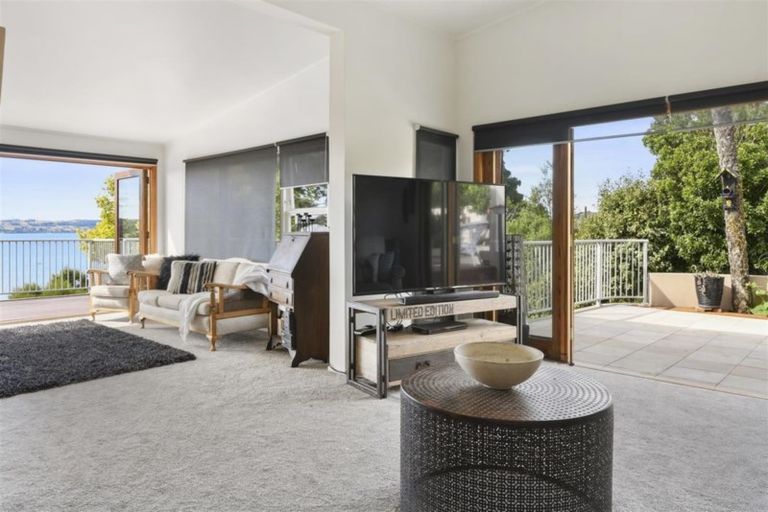 Photo of property in 7 Naera Place, Kawaha Point, Rotorua, 3010