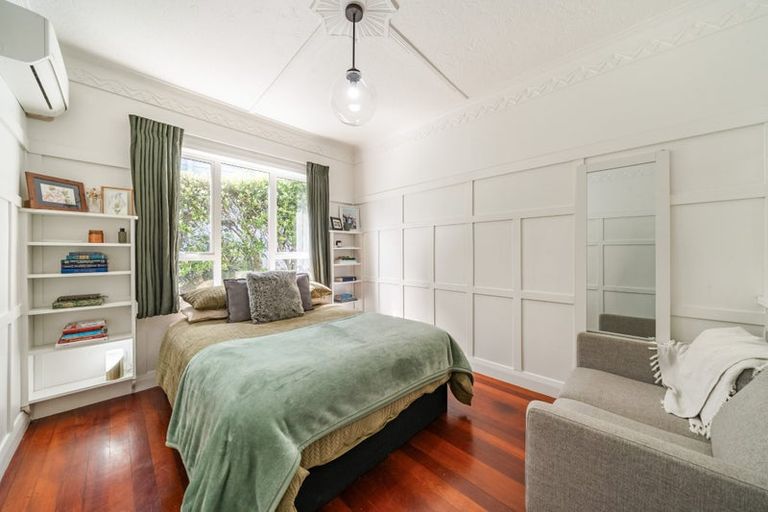Photo of property in 147 Severn Street, Island Bay, Wellington, 6023
