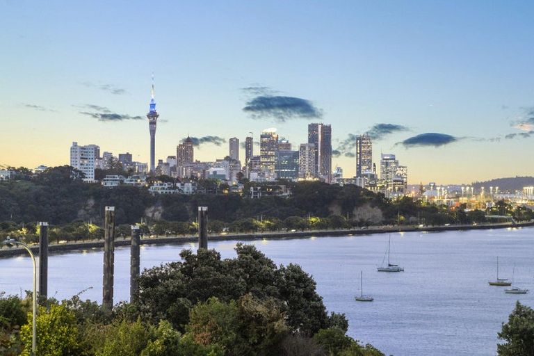 Photo of property in 84 Paritai Drive, Orakei, Auckland, 1071