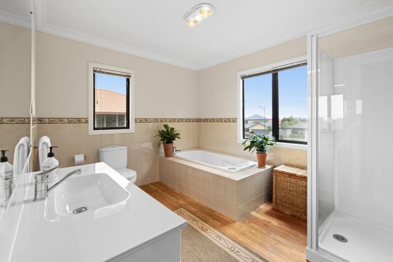 Photo of property in 2 Redwood Close, Havelock North, 4130