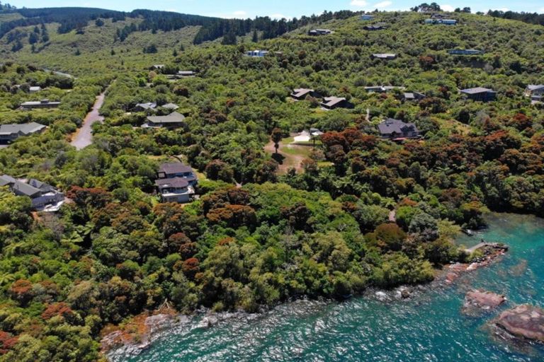 Photo of property in 4 Whakamoenga Point, Acacia Bay, Taupo, 3385