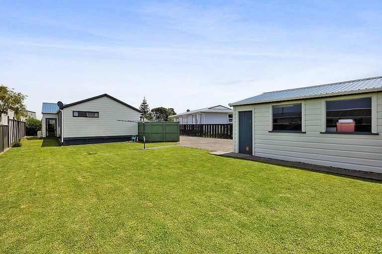 Photo of property in 49 Brennan Place, Opunake, 4616