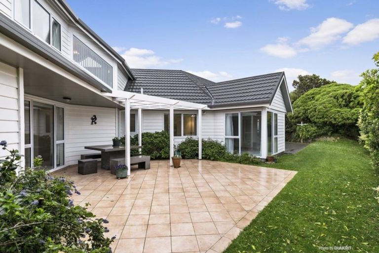 Photo of property in 32 Ashton Fitchett Drive, Brooklyn, Wellington, 6021