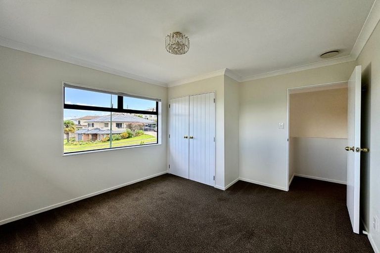 Photo of property in 25 Chieftain Rise, Goodwood Heights, Auckland, 2105