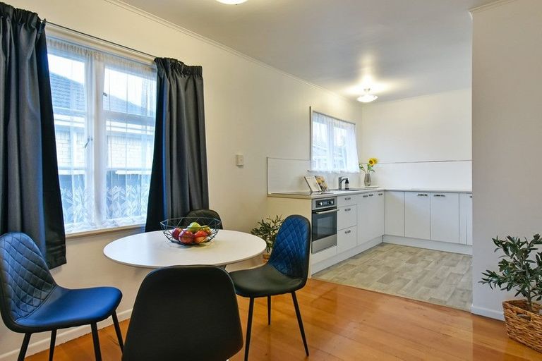 Photo of property in 8 Lloyd Avenue, Papatoetoe, Auckland, 2025