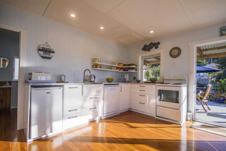 Photo of property in 6 Pacific Road, Waihi Beach, 3611