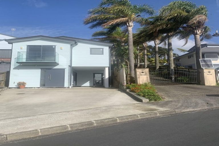 Photo of property in 14 Bonnard Place, West Harbour, Auckland, 0618