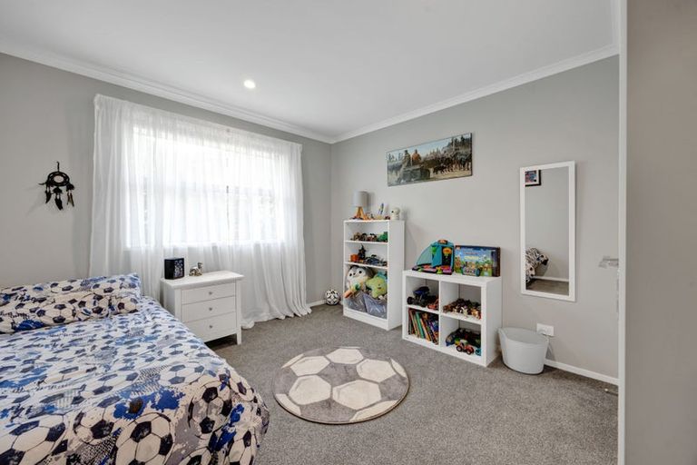 Photo of property in 52 Links Drive, Waiwhakaiho, New Plymouth, 4312
