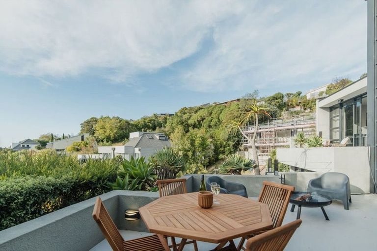 Photo of property in 105 Cannon Hill Crescent, Mount Pleasant, Christchurch, 8081