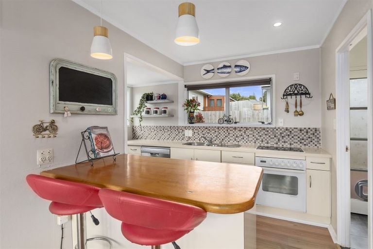 Photo of property in 2/24 Stredwick Drive, Torbay, Auckland, 0630