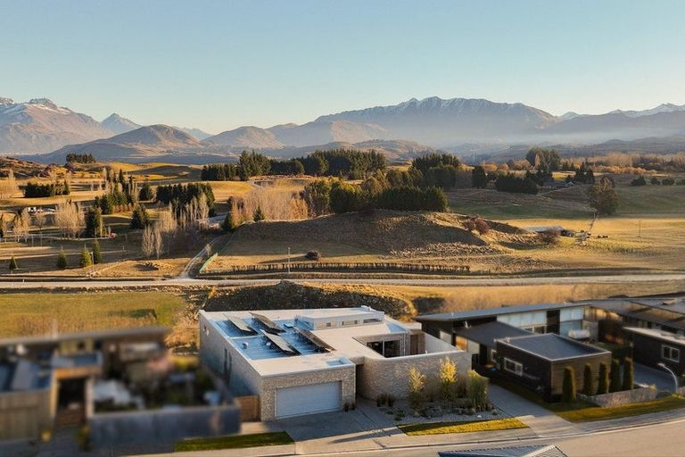 Photo of property in 16 Advance Terrace, Arrowtown, 9302