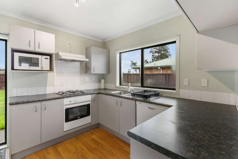 Photo of property in 22 Kittyhawk Place, Melville, Hamilton, 3206