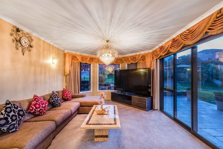 Photo of property in 5 Dusky Crescent, Aotea, Porirua, 5024