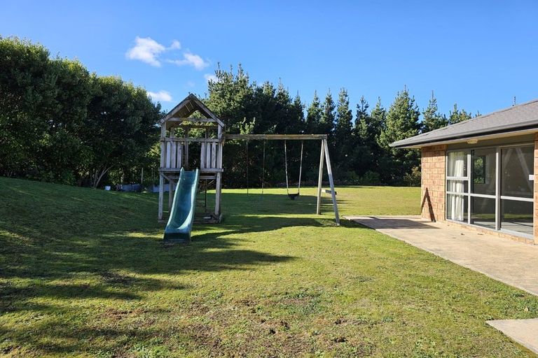 Photo of property in 50 Bing Lucas Drive, Tawa, Wellington, 5028