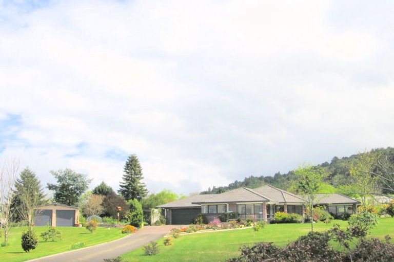 Photo of property in 2 Mountain Road, Pukehangi, Rotorua, 3015