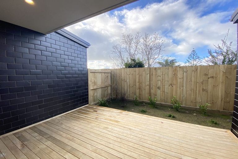 Photo of property in 3e Westall Road, New Lynn, Auckland, 0600