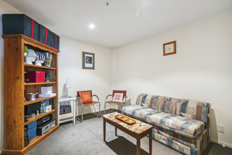 Photo of property in 4f/5 Kent Terrace, Mount Victoria, Wellington, 6011