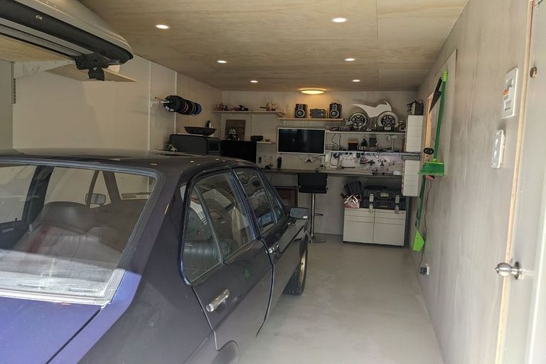 Photo of property in 41 Lincoln Avenue, Tawa, Wellington, 5028