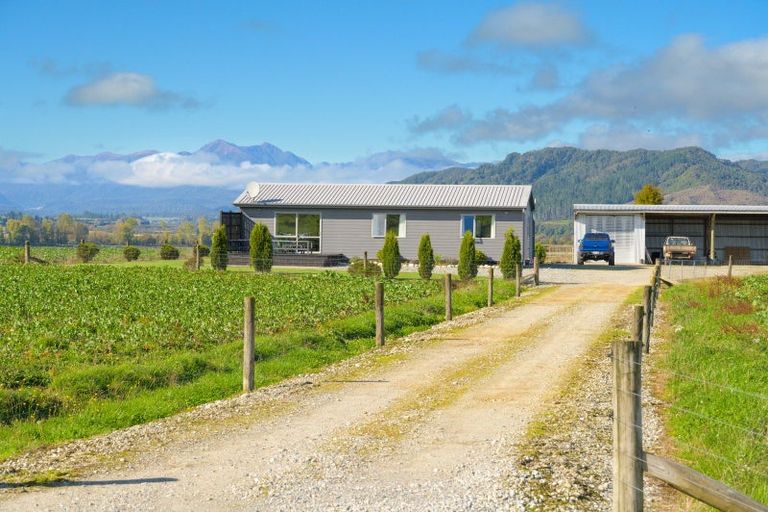 Photo of property in 2412 Atarau Road, Atarau, Blackball, 7871