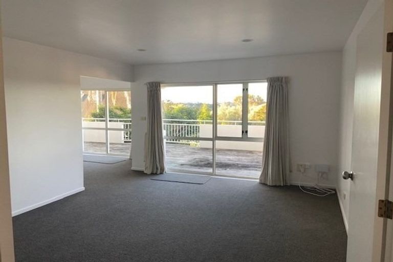 Photo of property in 60a Redwing Street, Browns Bay, Auckland, 0630