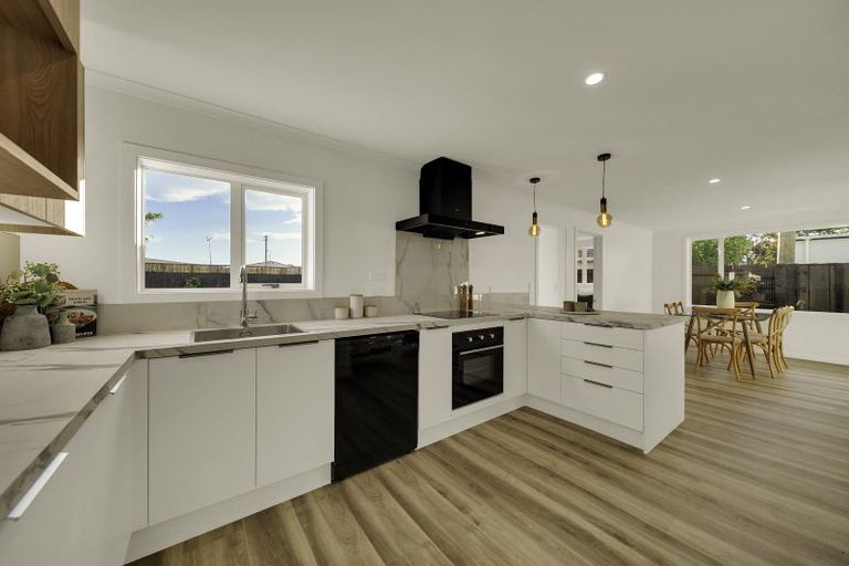 Photo of property in 15 Roberts Road, Hei Hei, Christchurch, 8042