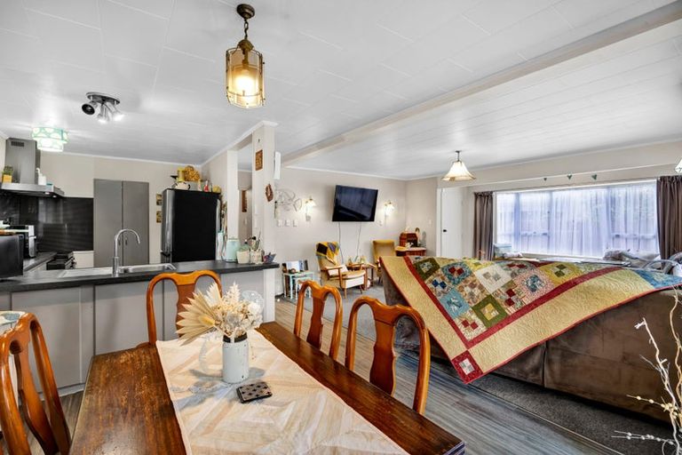 Photo of property in 237a South Road, Hawera, 4610