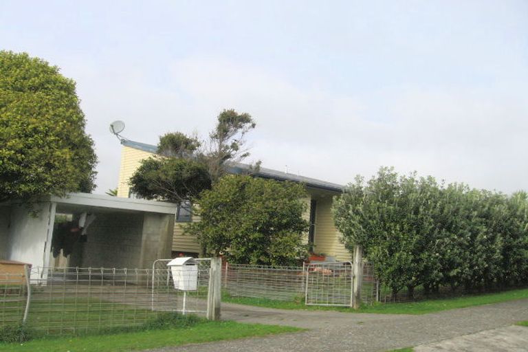 Photo of property in 36 Beaumaris Crescent, Ascot Park, Porirua, 5024