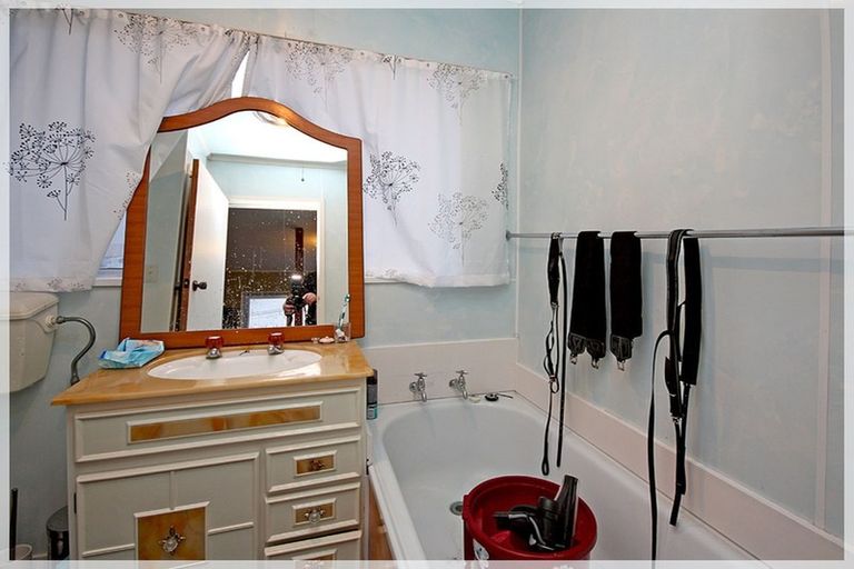 Photo of property in 3 Marine Parade North, Foxton Beach, Foxton, 4815